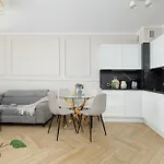 Ts Gold New Town & Free Private Parking Apartment *