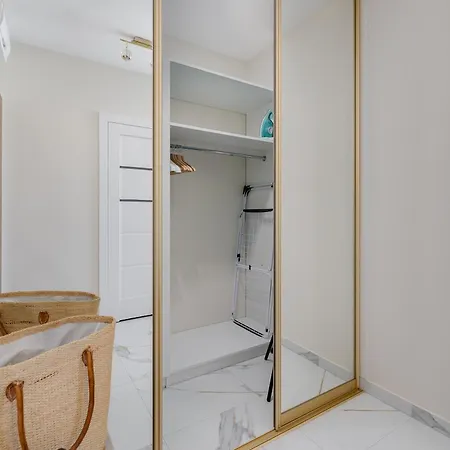 Apartment Ts Gold New Town & Free Private Parking