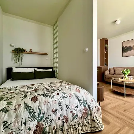 Ts Gold New Town & Free Private Parking