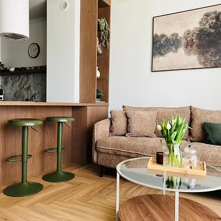 Ts Gold New Town & Free Private Parking Appartement *