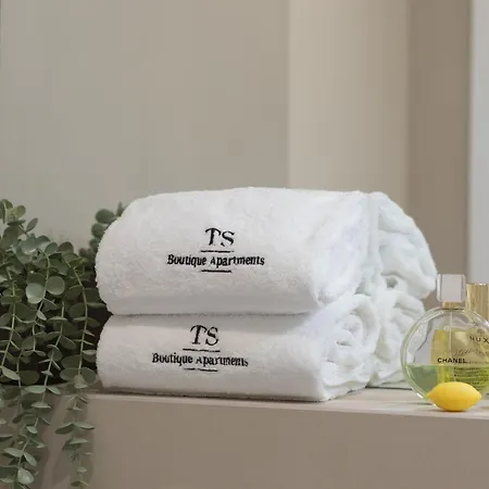 Ts Gold New Town & Free Private Parking *