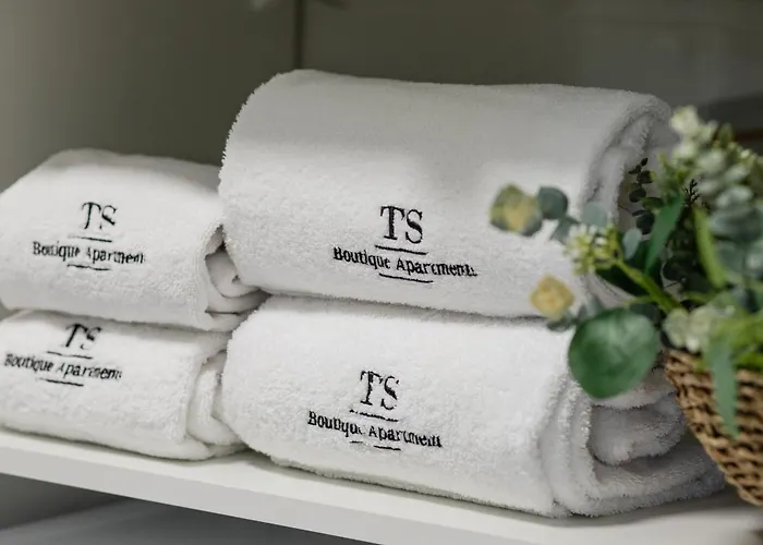 Ts Gold New Town & Free Private Parking